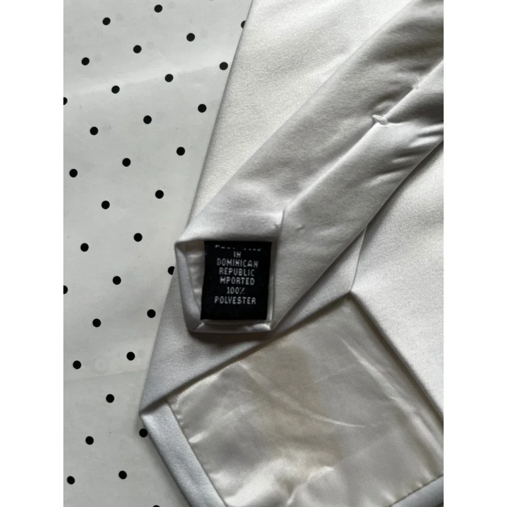 Geoffrey Beene Mens Solid White Satin Formal Wedding Necktie Polyester Classic